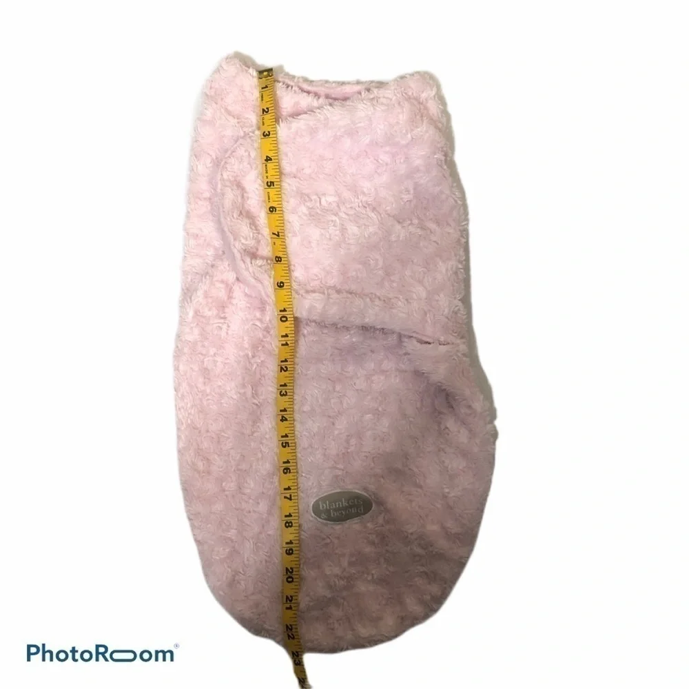 Blankets & Beyond Swaddle Bag Fuzzy Pink